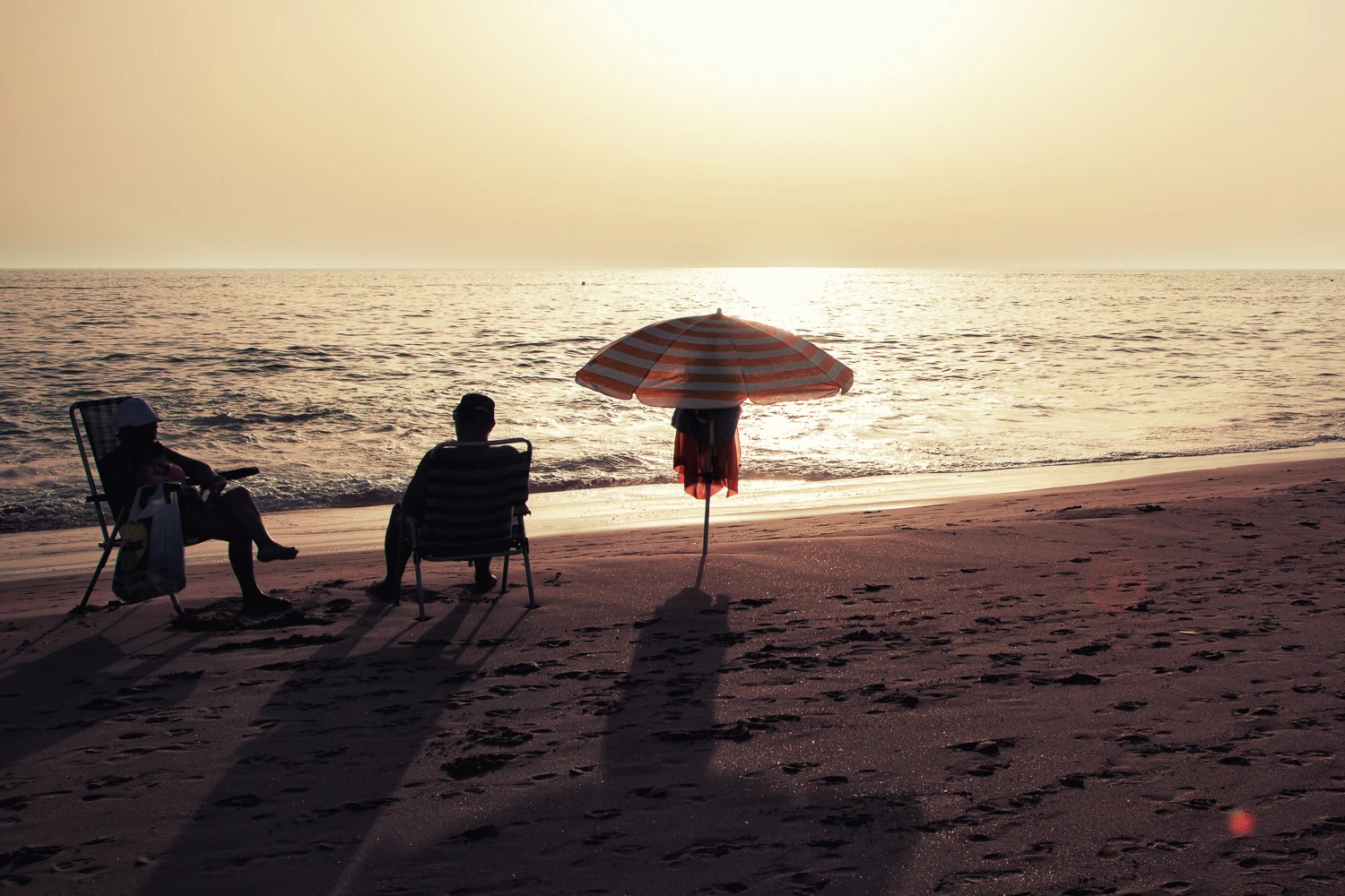 Relax on the beach (at the sunset) Relax on the beach (at the sunset) - Fotografia di Samuele Silva