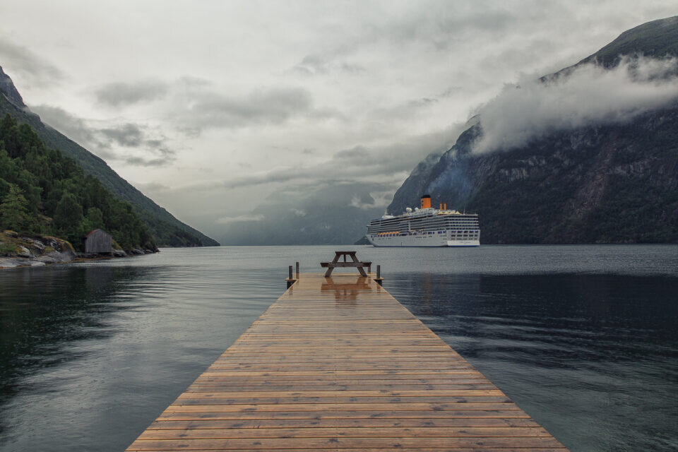 Ship from the fjords /01