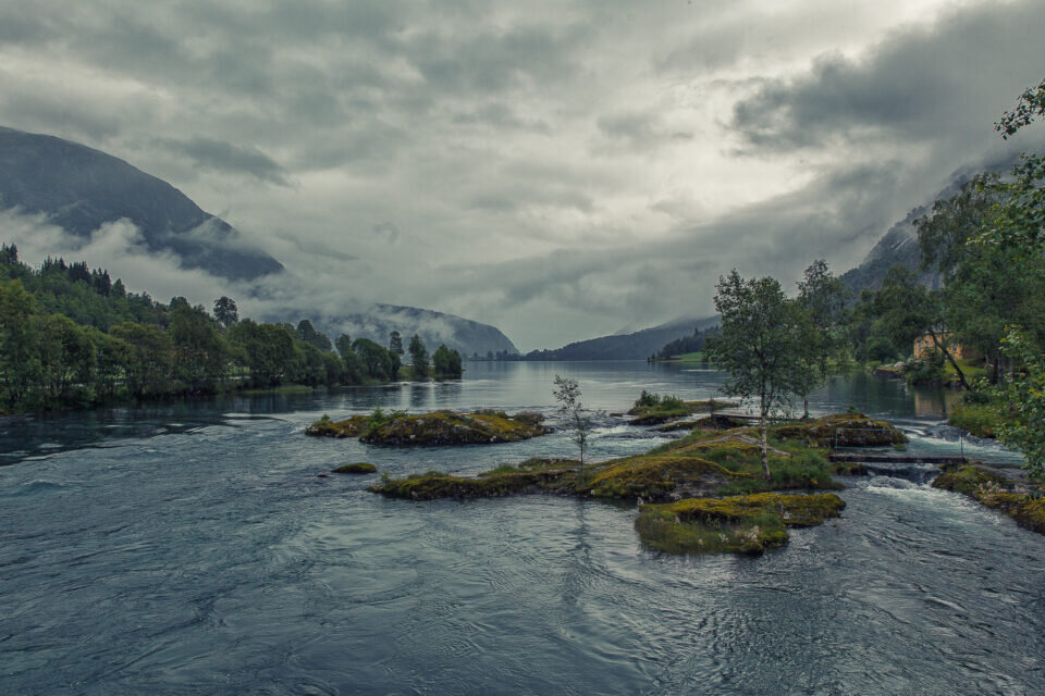 When the clouds meet the green