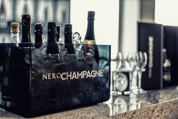 Nero Champagne /07